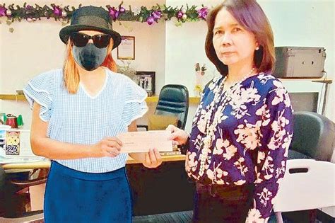 Online bettor wins P698.8 million lotto jackpot .